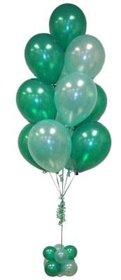 11 adet u�an balon ve k���k pelu� ay�c�k 