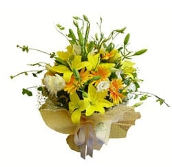 kar���k gerbera  lilyum ve  mevsim �i�ek buketi Ankara Etimesgut �i�ek�i firma �r�n�m�z  