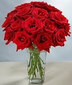 Ankara �i�ek yolla firma �r�n�m�z  cam vazoda 12 adet k�rm�z� g�l Ankara �i�ek g�nder firmas� �ahane �r�n�m�z 